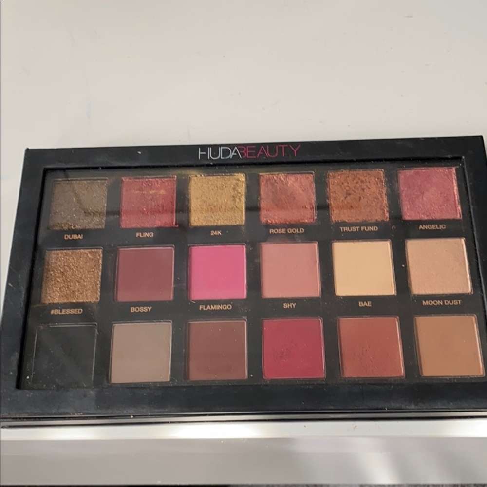 Huda beauty eye palette